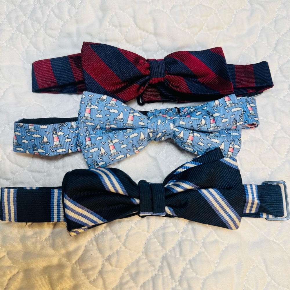 Brooks Brothers VINEYARD VINES Kids Bow Tie Trio - Burgundy, Light Blue, Navy.